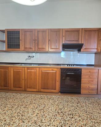 Cucina in legno massello 4,75 m