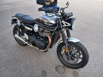 Triumph speed twin 1200