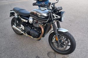 Triumph speed twin 1200