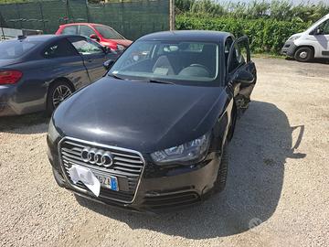 AUDI A1 TDI S-TRONIC SINISTRATA MARCIANTE