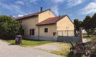 Immobile in asta di 512 m² con 4 locali a Villanov
