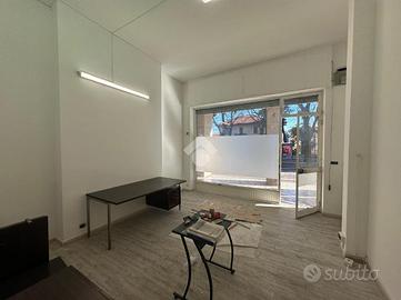 NEGOZIO A GRUGLIASCO