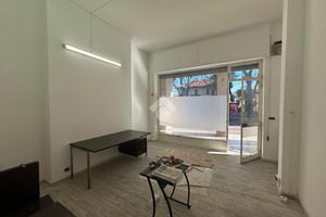 NEGOZIO A GRUGLIASCO