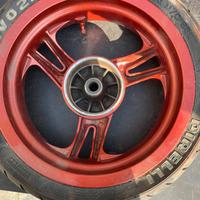 Cerchione F12 con gomma 130/60 13 m/c