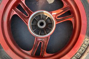 Cerchione F12 con gomma 130/60 13 m/c