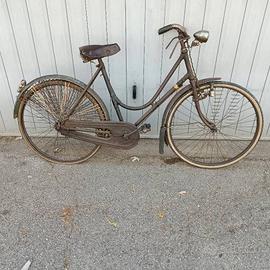 LA VO GLIA DI RESTAURARE UNA VECCHIA BICICLETTA