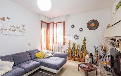 Ampio trilocale con cantina e garage