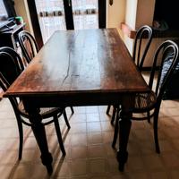 Tavolo in ciliegio con 4 sedie 