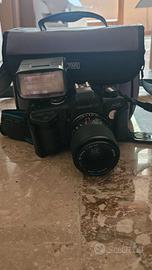 Macchina fotografica Yashica 108 + flash Starblitz