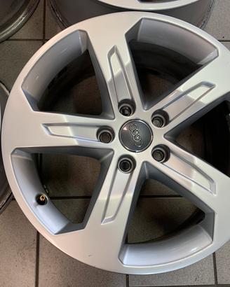 Cerchi in lega 17 originali Audi A3 Q2 Q3 TT