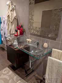 Mobile bagno vetro e specchio moderno