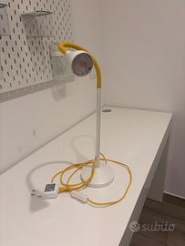 Lampada da tavolo a led