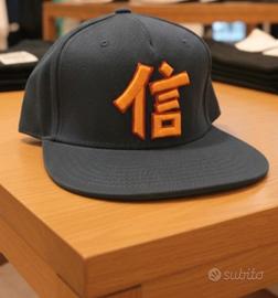 Cappellino Dsquared2 regolabile  pari al nuovo!!