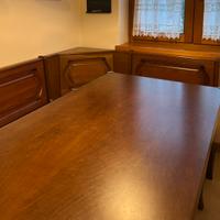 Panca tavolo e sedie