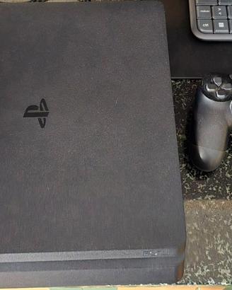 Play station 4 slim 500GB in perfette condizioni!