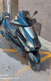 Scooter Yamaha majesty 125.