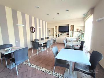 NEGOZIO A MONTEGIOCO