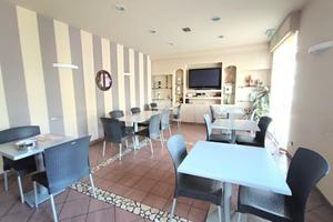 NEGOZIO A MONTEGIOCO