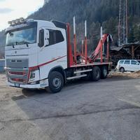 CAMION CON GRU LEGNAME