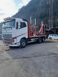 CAMION CON GRU LEGNAME