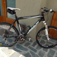 MTB  fuji carbon concept