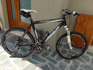 MTB  fuji carbon concept