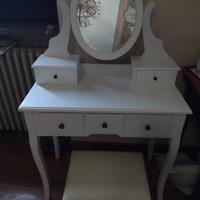 Toeletta tavolo trucco