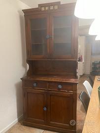 Credenza antica.