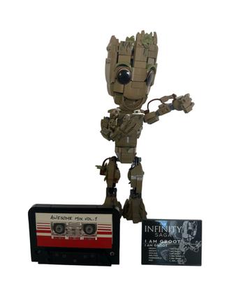 LEGO Marvel Groot 76217 con targa Infinity Saga