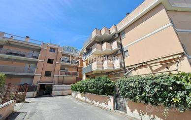 Appartamento al 1°piano con balcone e posto auto