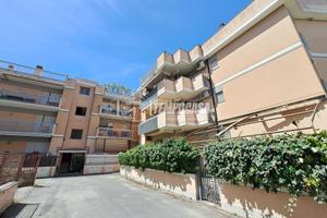 Appartamento al 1°piano con balcone e posto auto