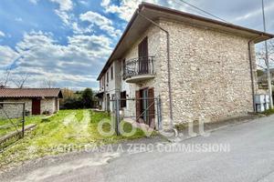 Casa indipendente di 378 m² con più di 5 locali e 