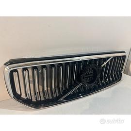 VOLVO XC40 18^ Griglia del radiatore - 17760