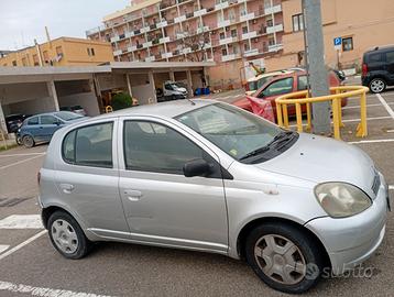 Toyota Yarys 1.0 benz