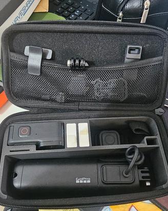 Gopro Hero 11 completa di accessori