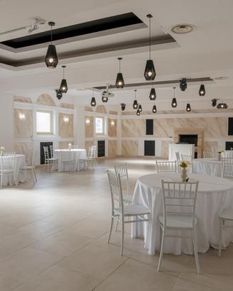 ampio e luminoso salone  in villa privata