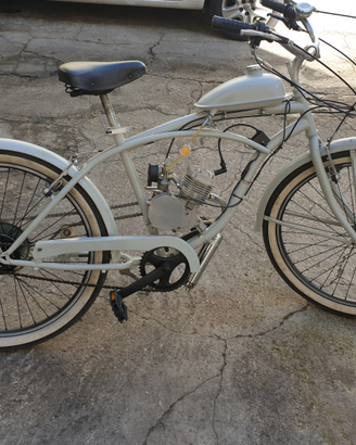 Bicicletta cruiser a motore 2t