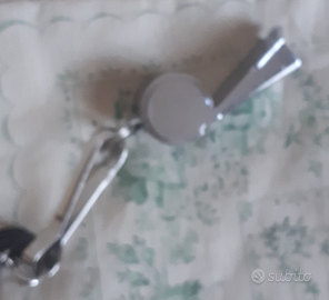 Fischietto in metallo nuovo per arbitrare