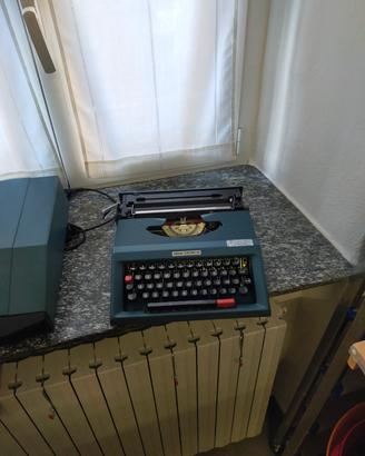 macchina per scrivere 