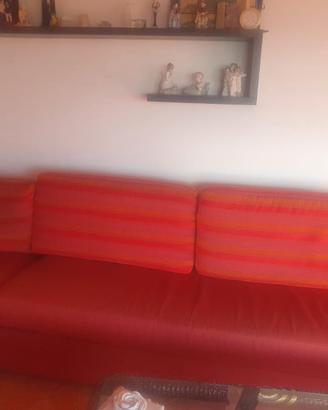 divano soggiorno con letto estraibile e mensola i