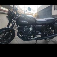 Moto Guzzi V7 Stone