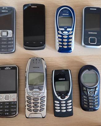 8 telefoni vintage
