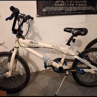 Bicletta BMX bambino