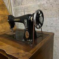 Macchina da cucire d’epoca
