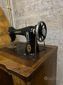 Macchina da cucire d’epoca
