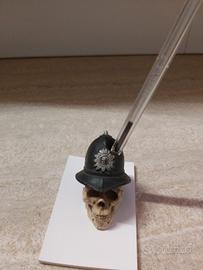 Miniatura Teschio con Casco Poliziotto Inglese.