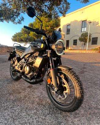 Husqvarna Svartpilen 401 (2025) soli 2.700 km