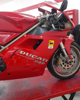 DUCATI 748S