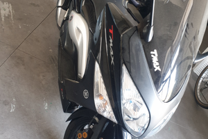 TMAX 500 in perfette condizioni nessun lavo