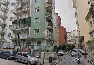 3 LOCALI A NAPOLI
